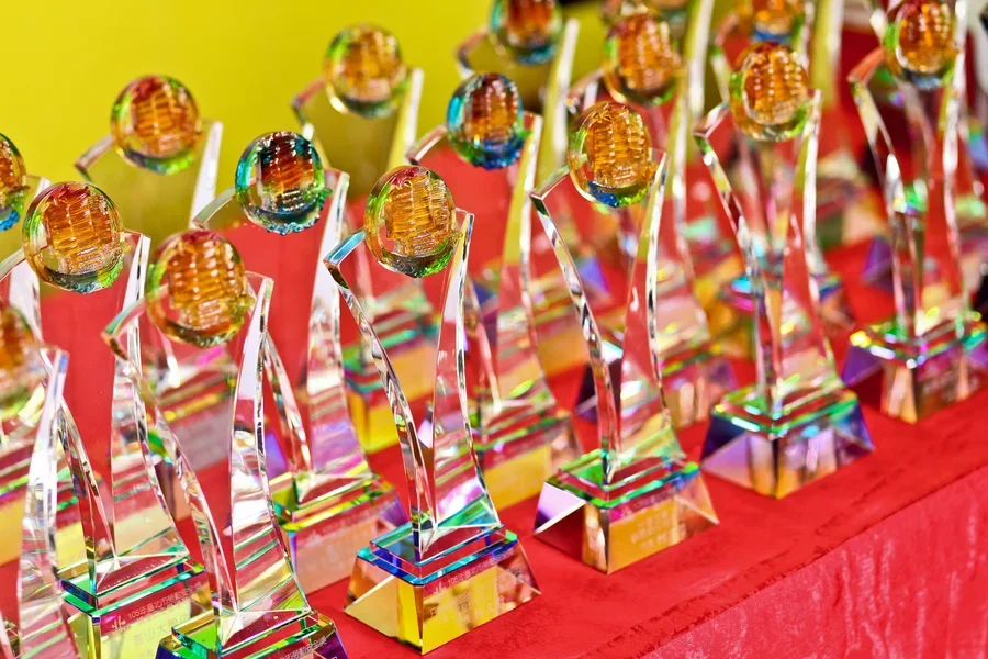 圖片說明：臺北市勞動安全獎盃一隅。