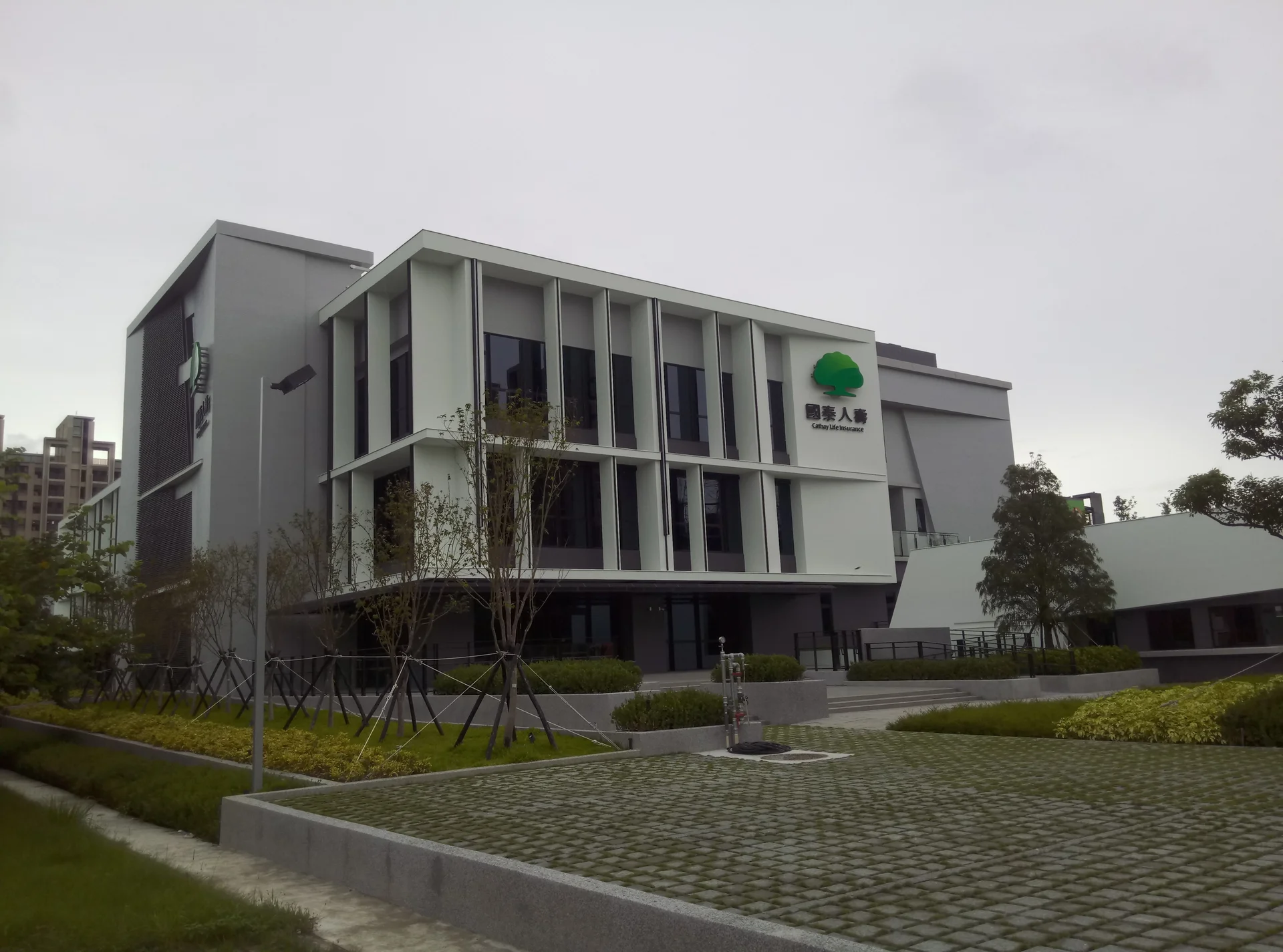國泰人壽烏日大樓