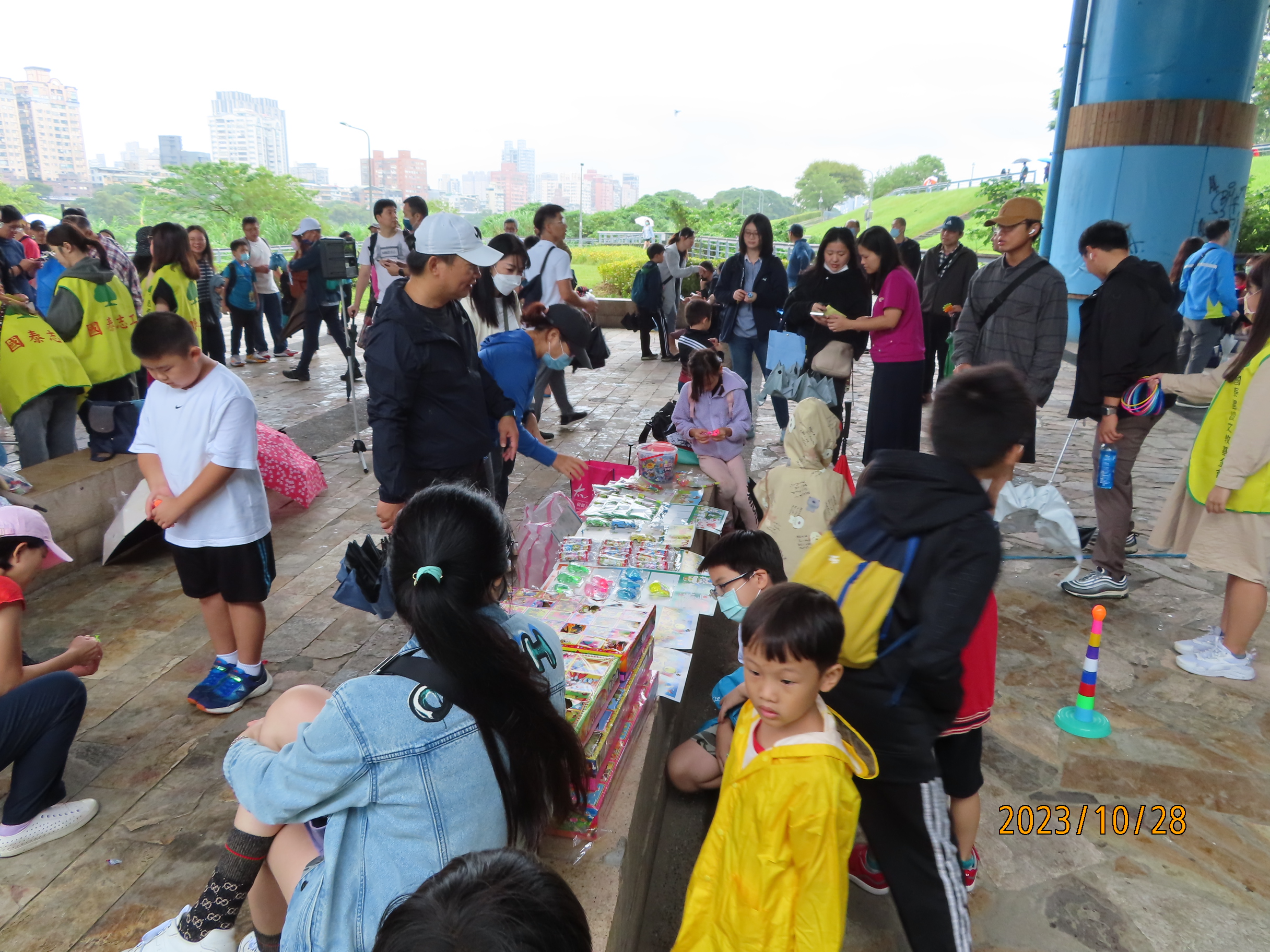 1121028-02.JPG (2.11 MB)