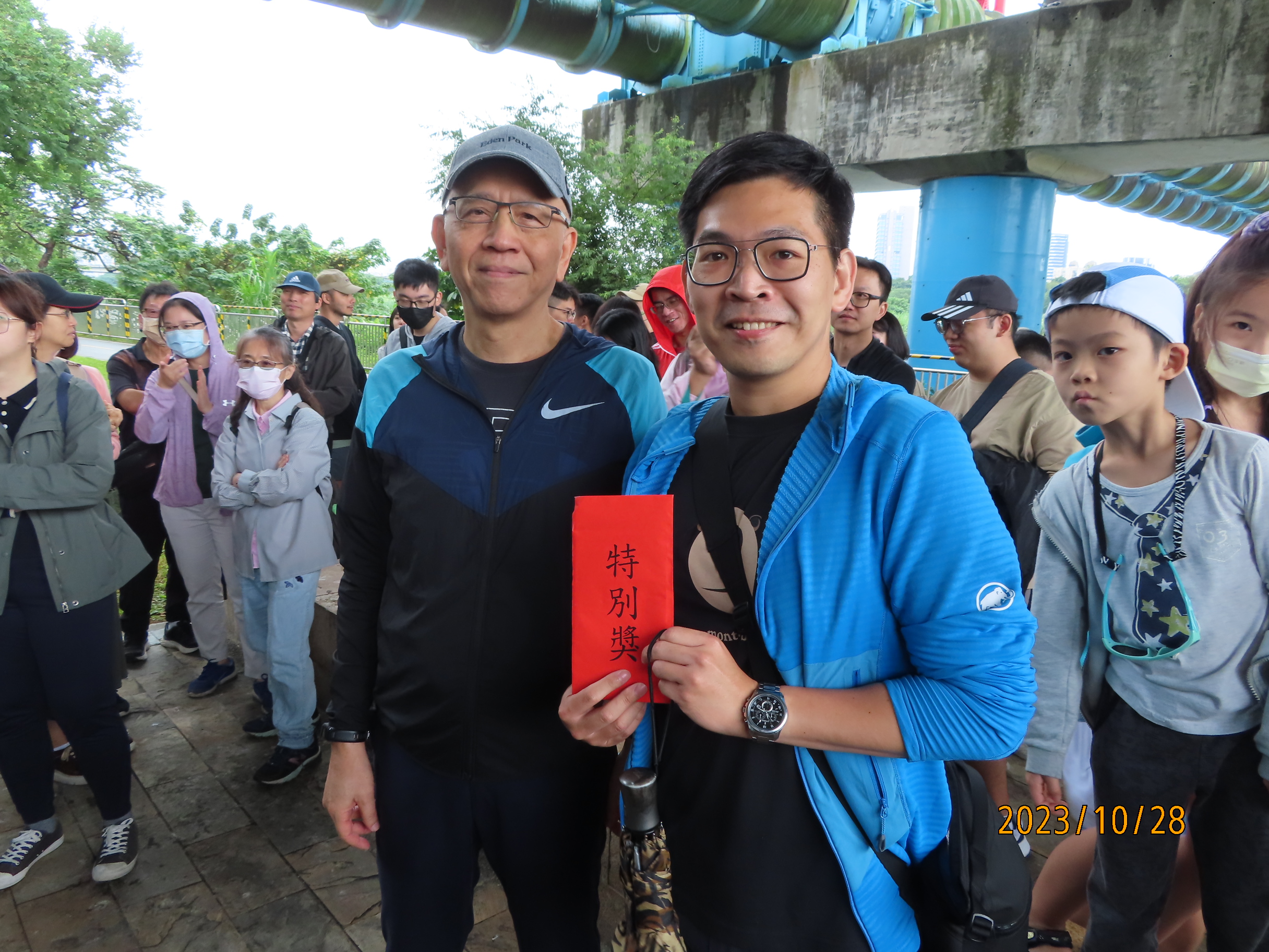 1121028-05.JPG (2.01 MB)