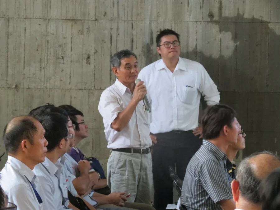 圖片說明：意見分享與討論。