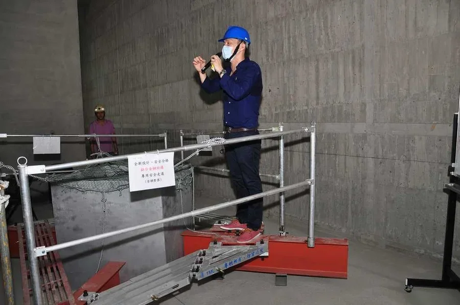 圖片說明：分組工安觀摩-鋼構走道。