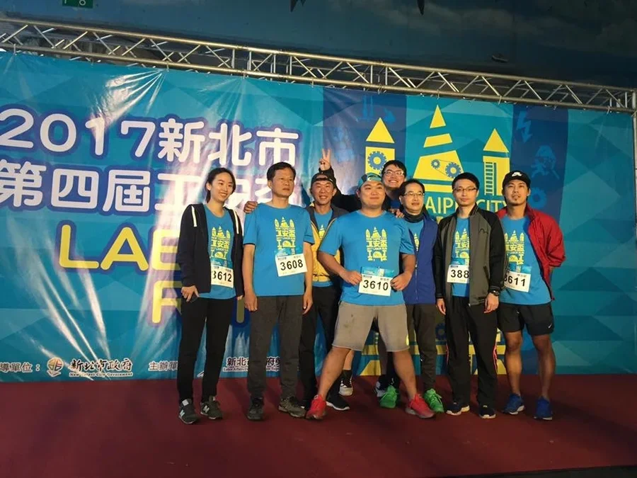 圖片說明：三井同仁合影。