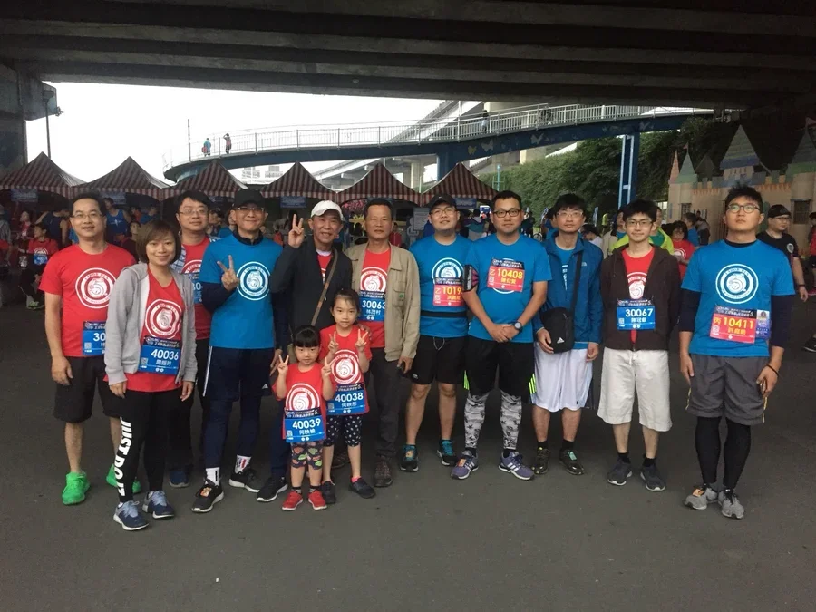 圖片說明：三井同仁合影。