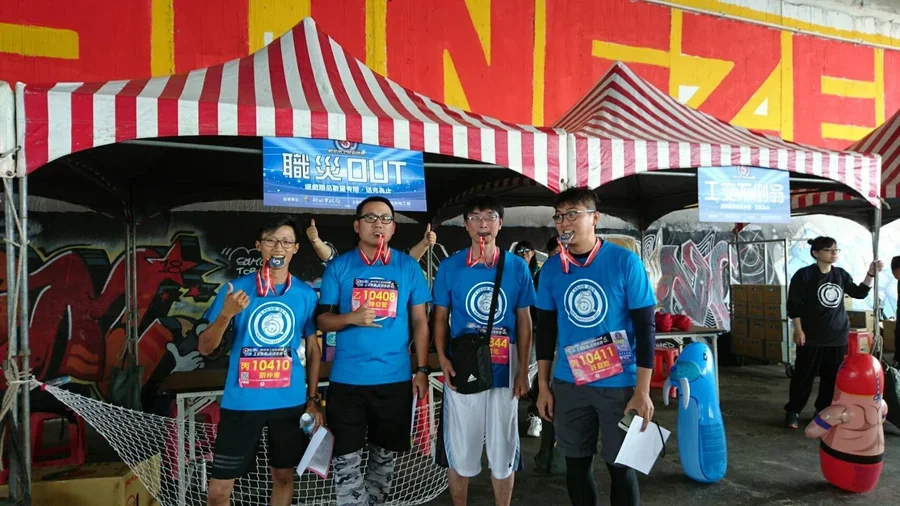 圖片說明：10K完賽合影。