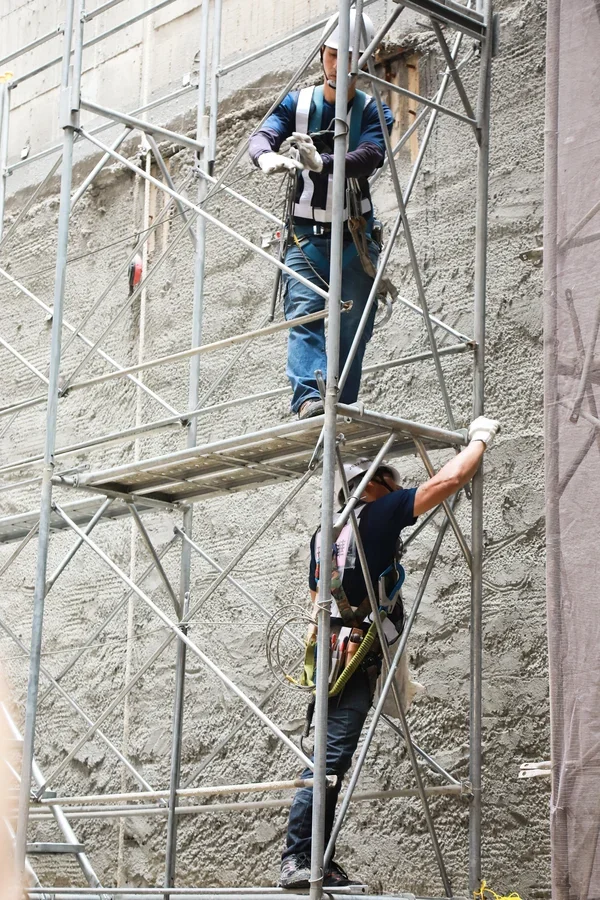 圖片說明：框式施工架組拆作業示範演練。