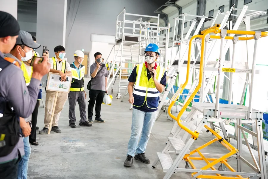 圖片說明：裝修工作台、合梯、移動梯作業示範演練。