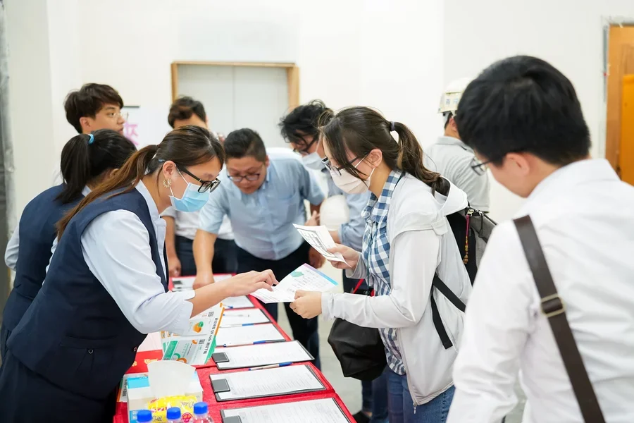 圖片說明：會場簽到。