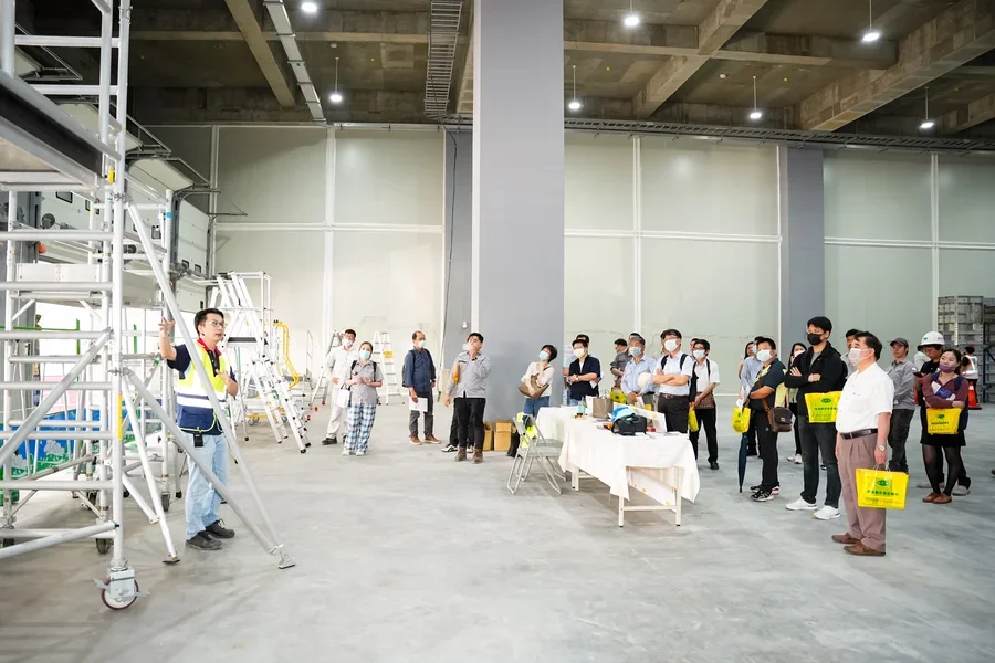 圖片說明：裝修工作台、高空工作車、合梯、移動梯作業示範演練(多惠)。