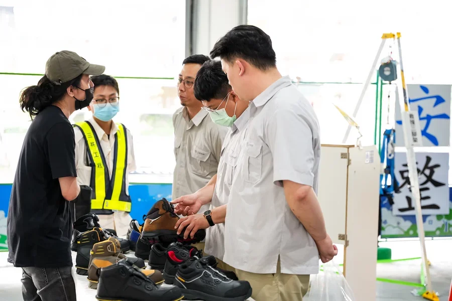 圖片說明：IRONSTEEL安全鞋(允禾發)。