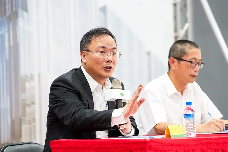 圖片說明：綜合討論，何俊傑執行長與三井工程尤怡霖經理。