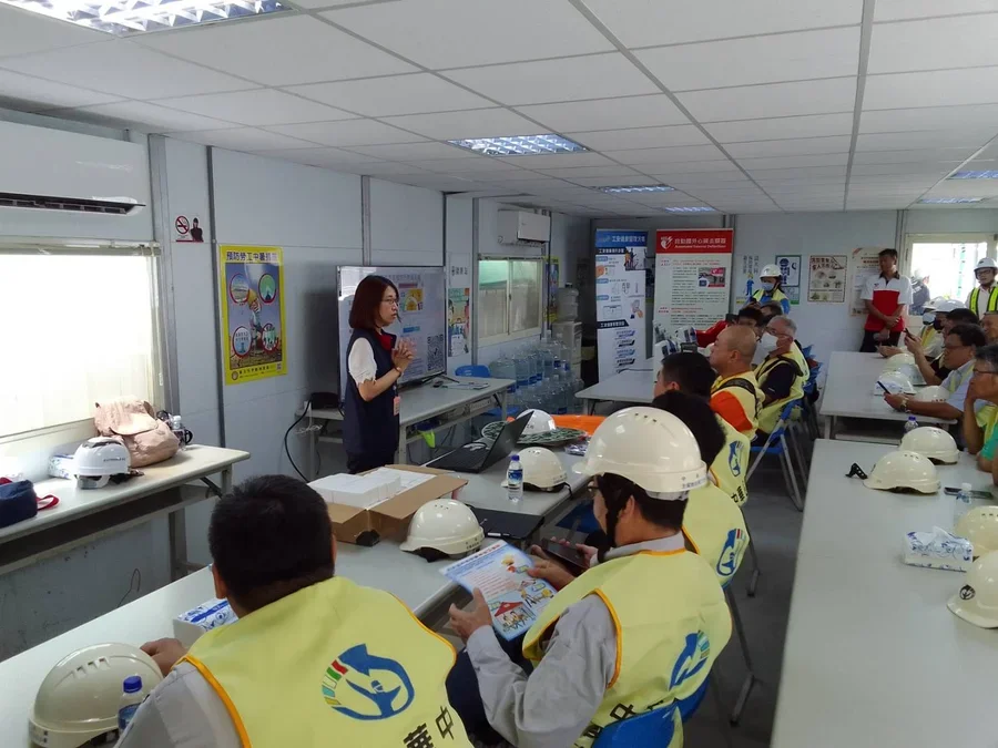 圖片說明：高溫作業熱危害宣導，主講人：臺北市勞動檢查處職業安全衛生科潘奕文科長。