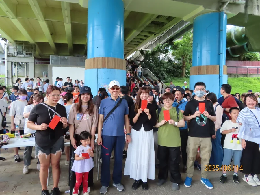 圖片說明：1140614-員工活動-古亭河濱公園健行-05