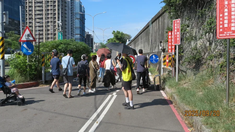 圖片說明：1140920-員工活動-新北大漢溪右岸河濱公園-02